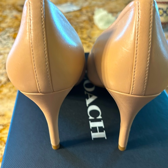 Coach pumps - Picture 2 of 5